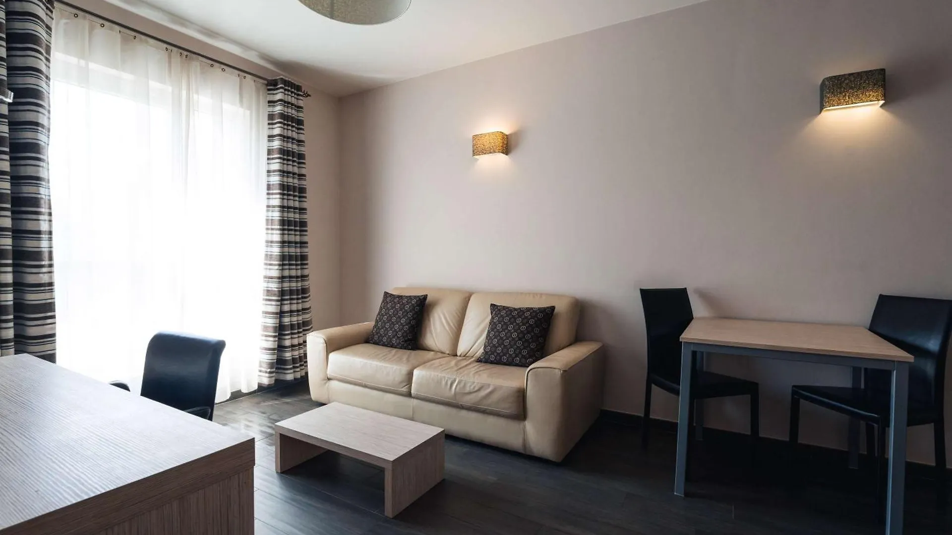 Ibis Styles Charleroi Airport Aero 44 Hotel 3*,