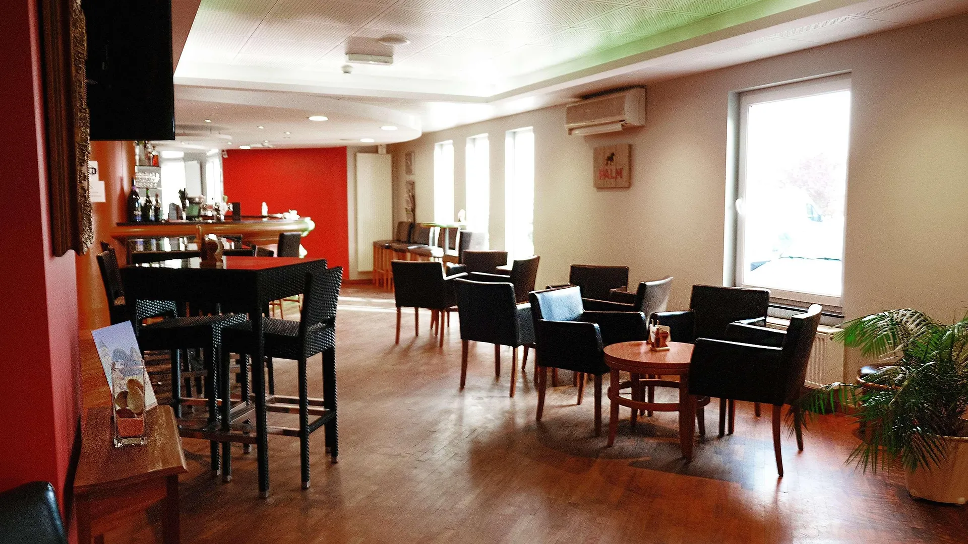 Aero44 Hotel Charleroi Airport 3*,